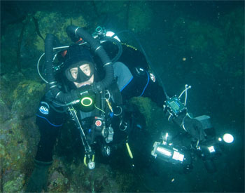 Marc Shargel diving with his rebreather and digital camera.